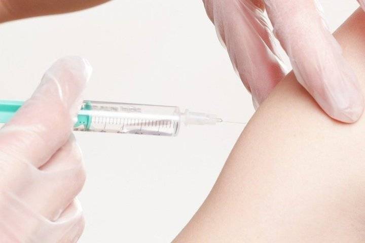 Минздрав сообщил об обнадеживающих результатах по вакцине от коронавируса