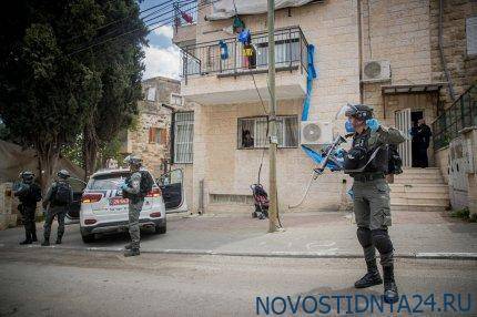 Израильская полиция применила шоковые гранаты при штурме синагоги в Иерусалиме