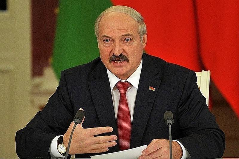 "Лучик надежды забрезжил": Лукашенко рассказал об особом «коронавирусном» пути Беларуси