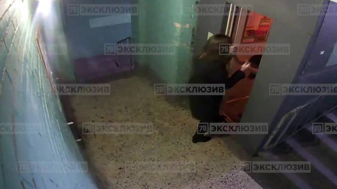 Видео: в Петербурге мать похитила собственного ребёнка у бывшего мужа