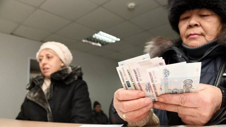 Депутаты попросили выплатить всем россиянам по 25 тыс. руб.