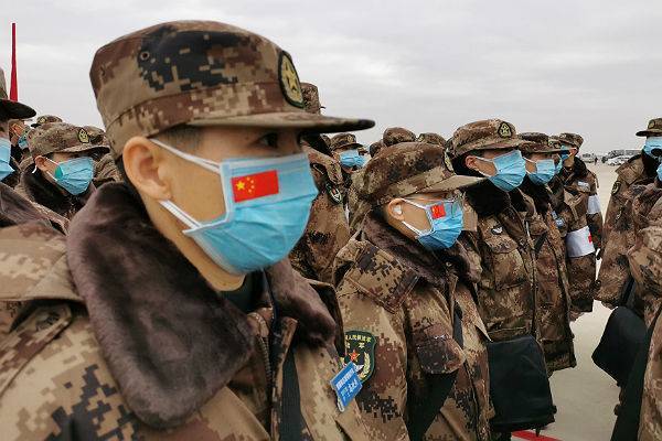 Си Цзиньпин объявил благодарность военным, сражавшимся с COVID-19