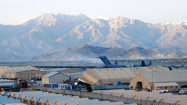 В Афганистане снова напали на авиабазу Баграм, убиты шесть рабочих