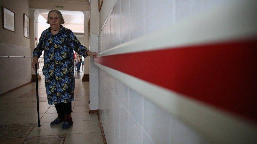 Студенты московской и петербургской академий СК помогают пожилым людям в условиях пандемии