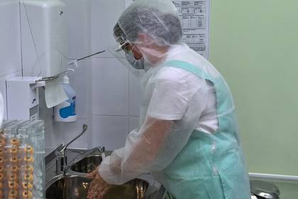 В Петербурге медики массово заразились коронавирусом
