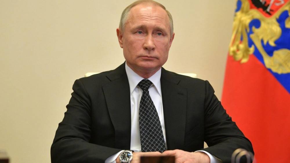 Путин перенес отчет чиновников о доходах