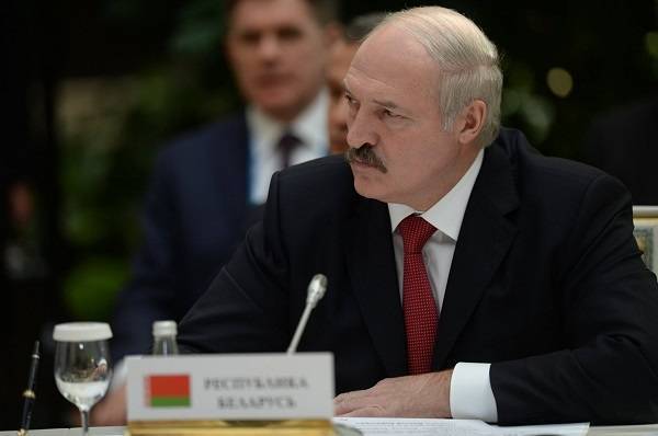«Ни к черту»: Лукашенко раскритиковал российские тесты на коронавирус