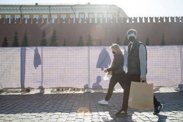 В Москве депутат пояснил необходимсть документов для прогулки пешком