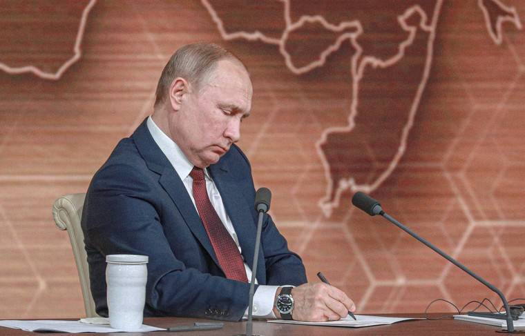 Путин подписал указ об урегулировании положения иностранцев в РФ