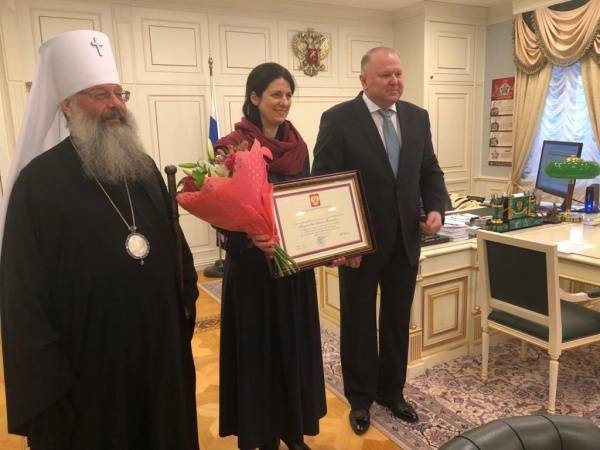 Уральский полпред вручил грамоту Президента пресс-секретарю Екатеринбургской епархии