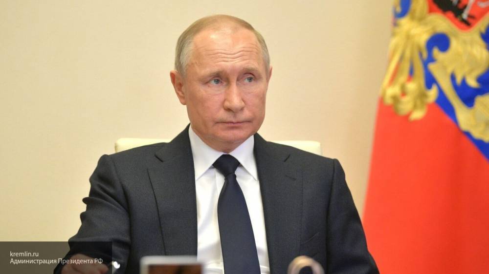 Путин поручил Минобороны РФ представить предложения о привлечении ВС для борьбы с COVID-19