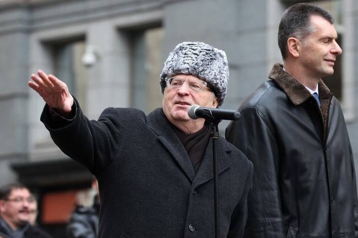 Жириновский призвал бизнесменов поделиться деньгами с россиянами