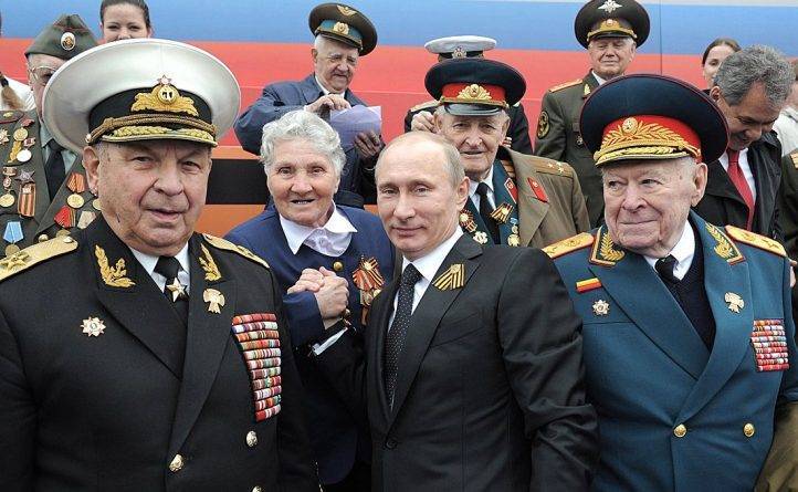 Президент России Владимир Путин отложил парад в честь Второй мировой войны из-за вспышки коронавируса