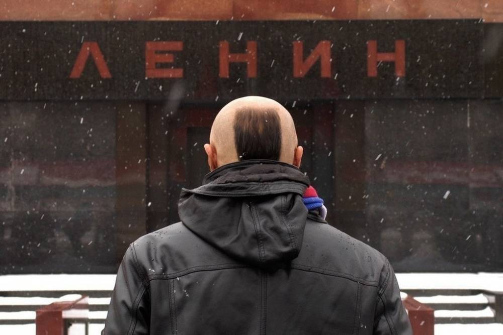 Жириновский призвал арестовать коммунистов при посещении мавзолея Ленина