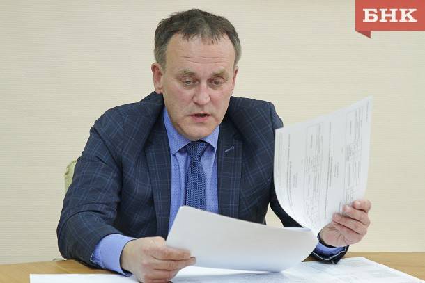 Годовой доход председателя избиркома Коми сократился на 400 тысяч