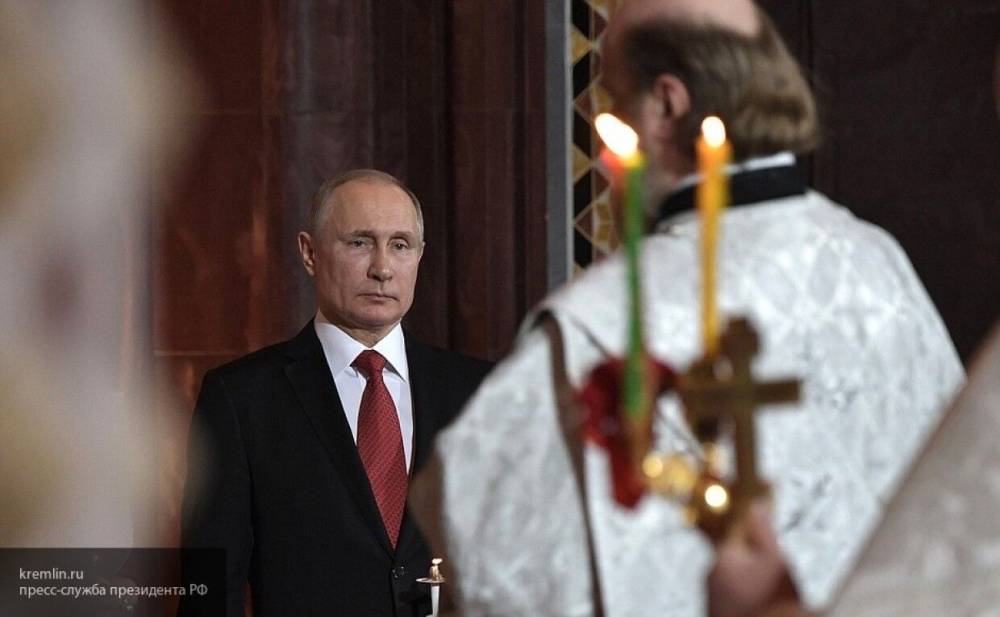 Путин поздравил россиян и православных христиан с Пасхой