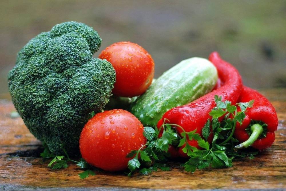 В МЧС посоветовали замачивать купленные овощи, фрукты и зелень в воде