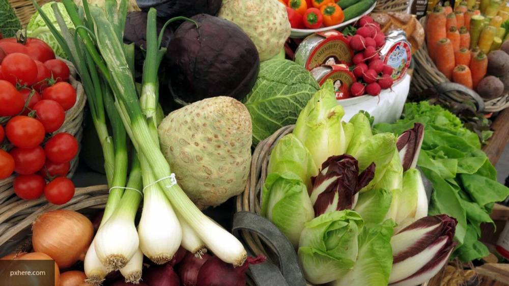 МЧС рекомендует замачивать овощи и зелень после покупки