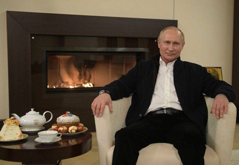 Путин посвятил пасхальное поздравление теме борьбы с коронавирусом