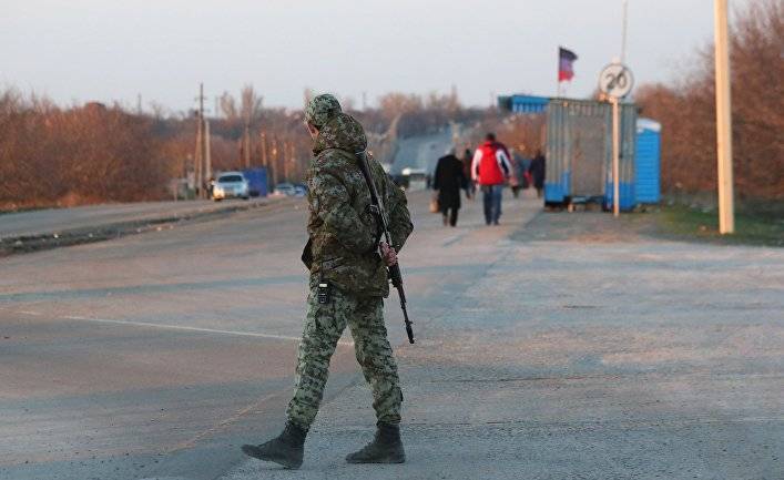 Лiга Новости (Украина): Зеленский о Донбассе: выйдут войска и мы зайдем, затем - граница, затем - выборы