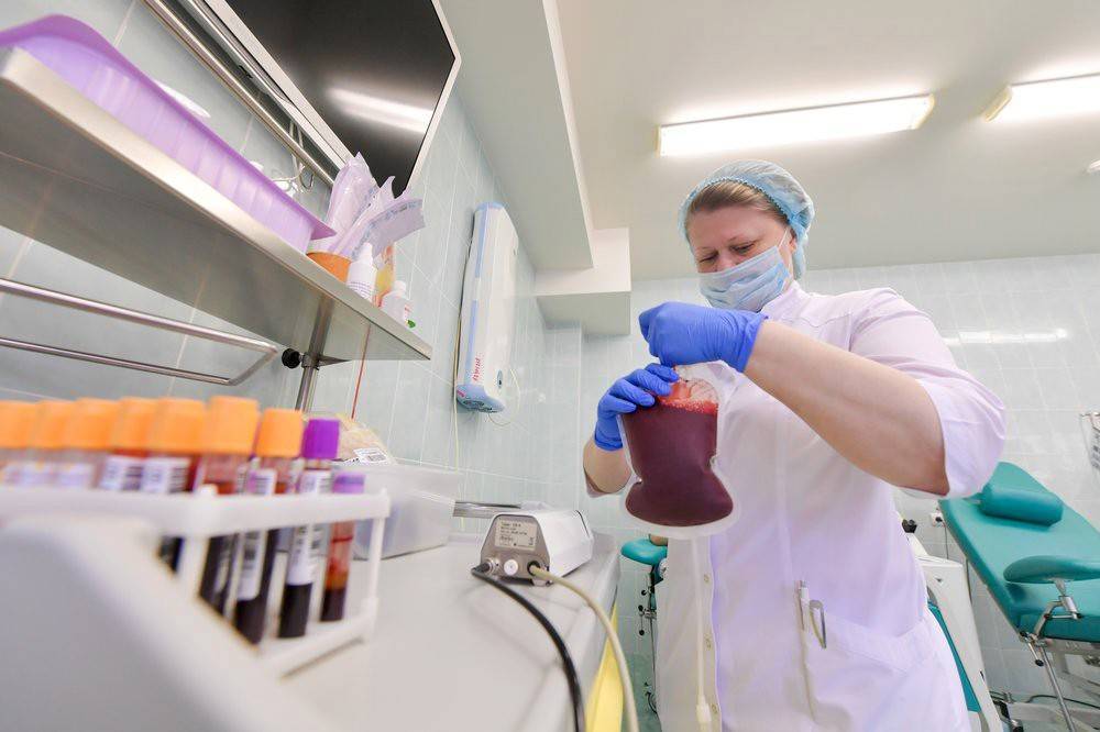 В Москве вводятся выплаты донорам крови с антителами на коронавирус