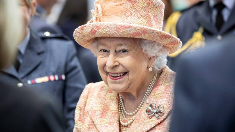 Королева Великобритании впервые отменила салют в честь своего дня рождения