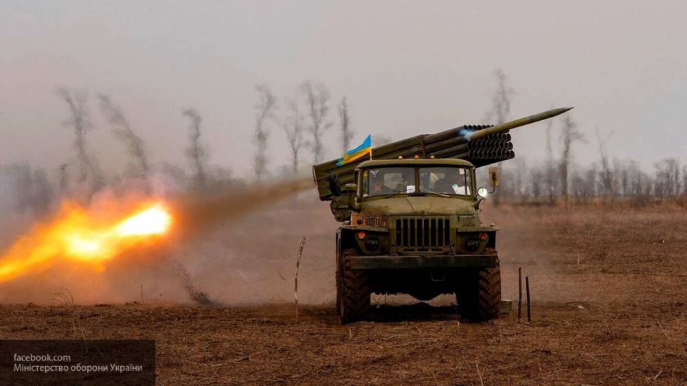 Украинская сторона четыре раза обстреляла территорию ДНР за сутки