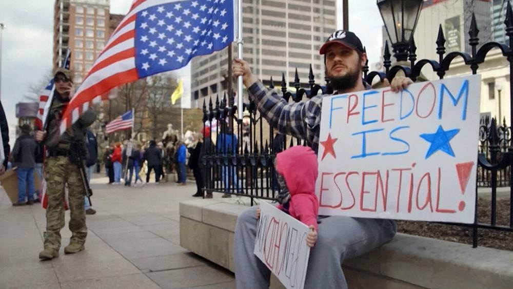 В США начались акции протеста против принудительного карантина