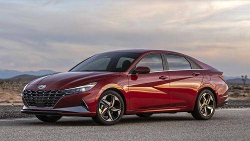 «Бодрый, экономичный и предсказуемый»: Автомобилист рассказал, чем радует Hyundai Elantra 2019