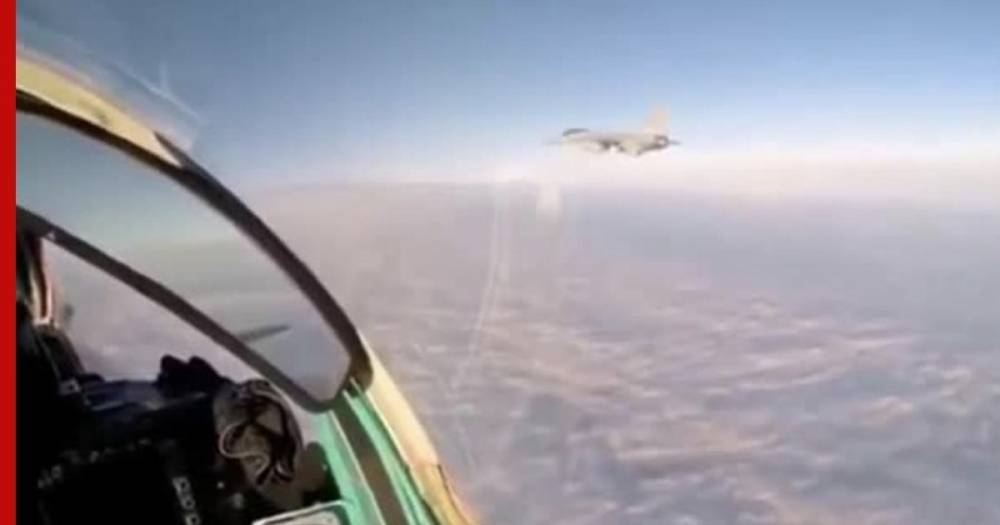 Пилот российского МиГ-31 заснял дружескую встречу с F-16 НАТО