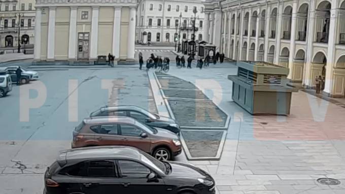 Появилось видео незаконного крестного хода в Петербурге