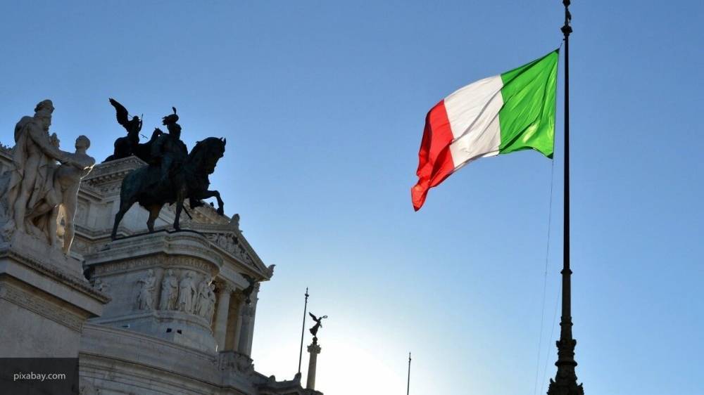 Флаг ЕС сняли с парламента Италии после отказа Брюсселя помочь справиться с пандемией