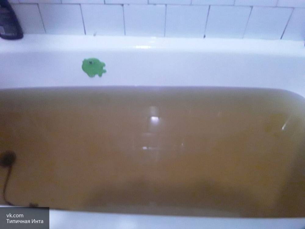 Жительница Ленобласти обнаружила в ванной труп супруга с израненными предплечьями