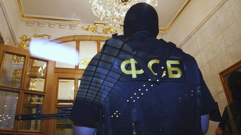 ФСБ задержала двух человек в Крыму за попытку примкнуть к террористам в Сирии