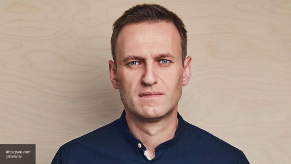 Навальный хочет популизмом "спасти" Россию от кризиса и пандемии