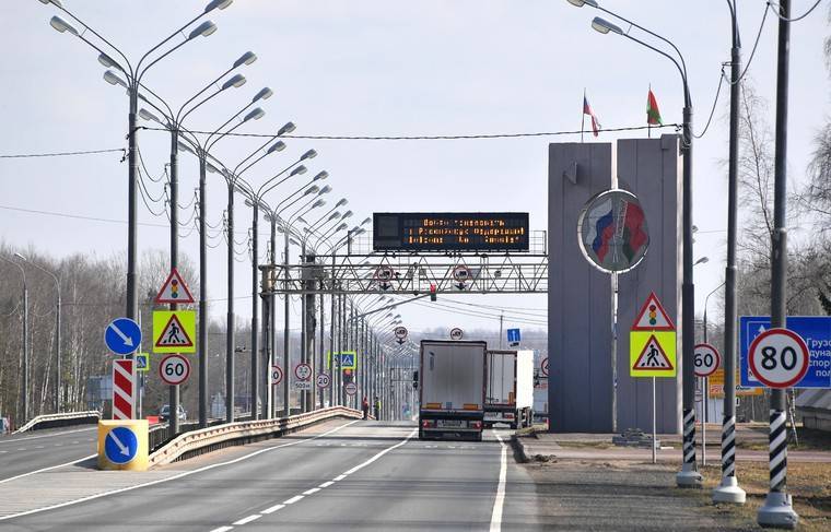 Лукашенко: РФ не стоило закрывать границы с Белоруссией из-за COVID-19