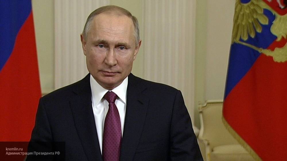 Песков: Путин прямо сейчас готовит текст по обращению к россиянам
