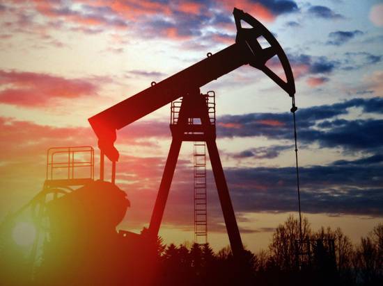 Нефть Brent дорожает почти на 6% в четверг утром