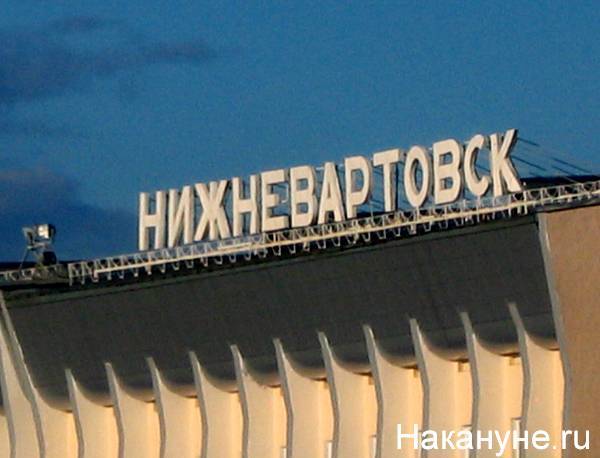 В аэропорту Нижневартовска у 320 пассажиров проверили температуру и предупредили о необходимости самоизоляции