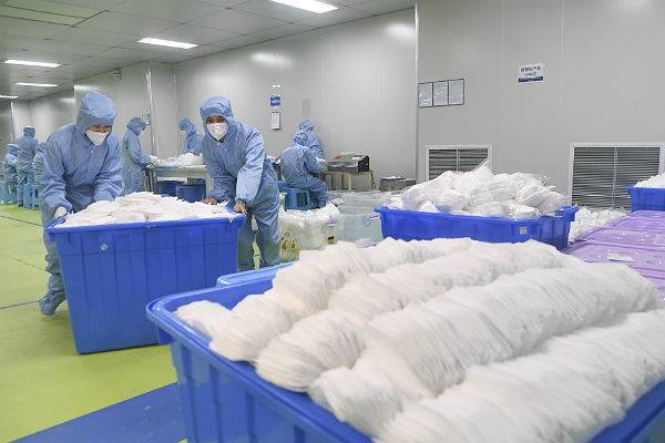 Китай отправил в Россию 26 тонн медицинской помощи