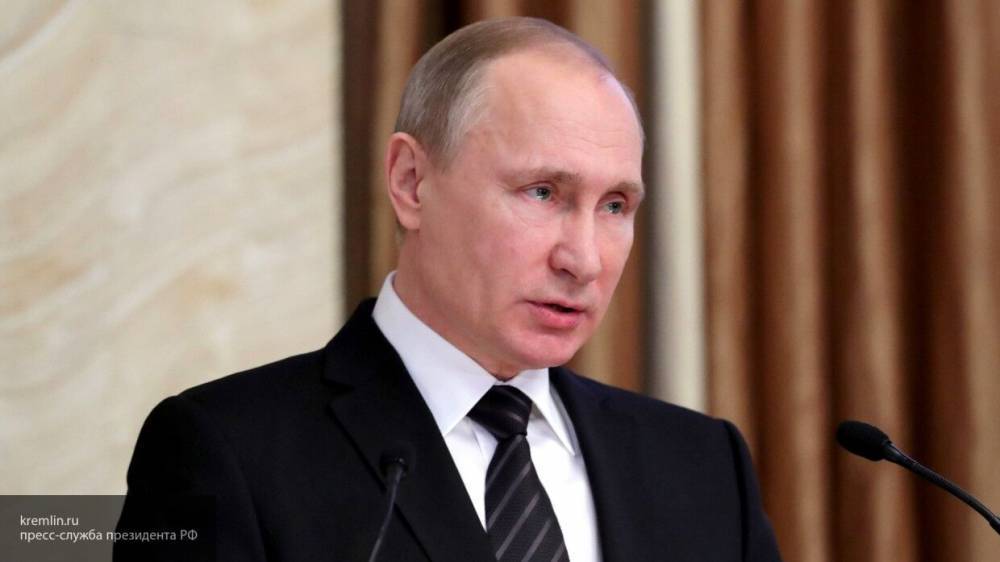 Путин призвал россиян и дальше соблюдать рекомендации по самоизоляции