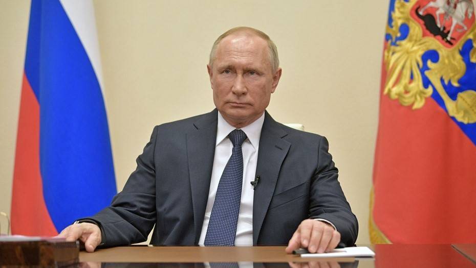 Владимир Путин объявил весь апрель нерабочим с сохранением зарплаты
