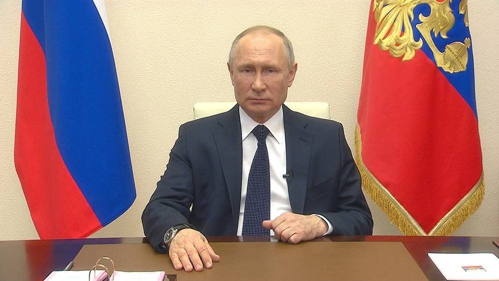 Путин подписал указ о расширении мер по борьбе с коронавирусом в России