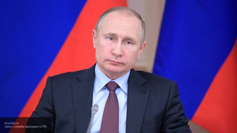 Путин поручил организовать в регионах РФ особый порядок передвижения лиц и транспорта