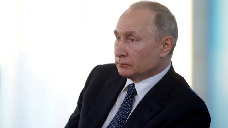 Владимир Путин продлил режим нерабочих дней по 30 апреля