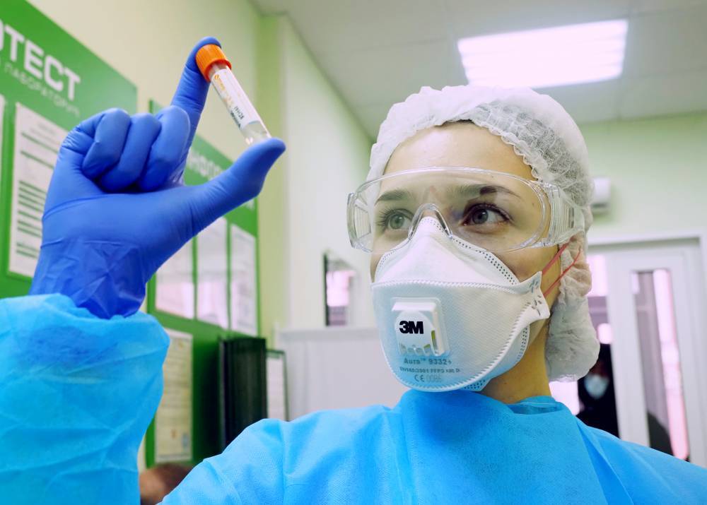 Российские ученые создали «жидкие перчатки» для защиты от коронавируса