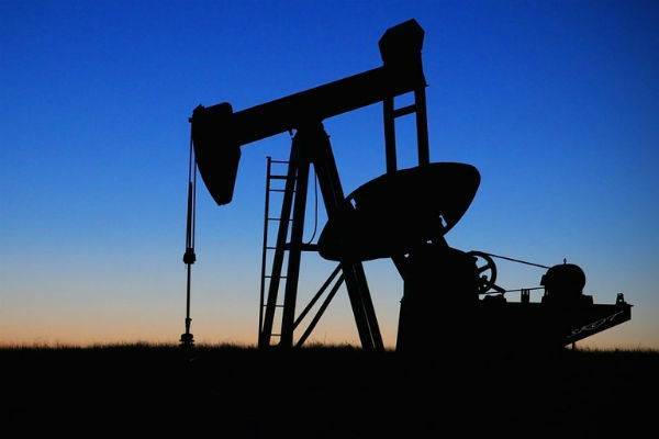 Нефть Brent растет более чем на 40%