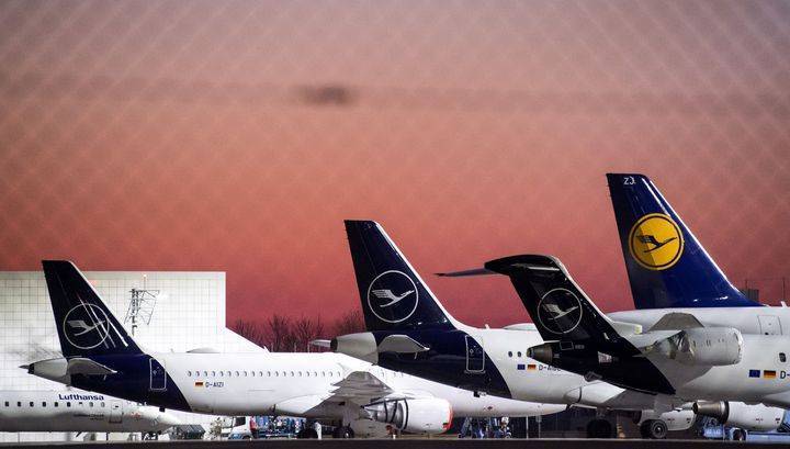 Власти Германии хотят предоставить миллиарды евро помощи компании Lufthansa