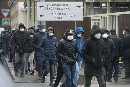 Мигрантов предложили приравнять к гражданам России для получения пособий