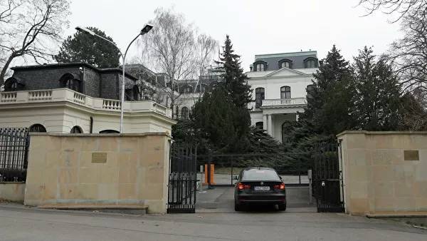Посольство России объяснило «переезд» на новый адрес в Праге